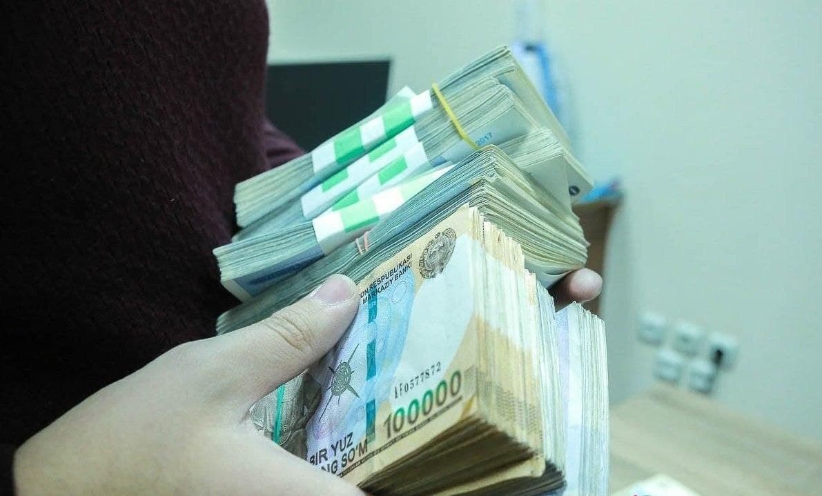 Navoiyda shirkat raisi kommunal xizmatlar uchun aholidan undirilgan pulni talon-toroj qildi