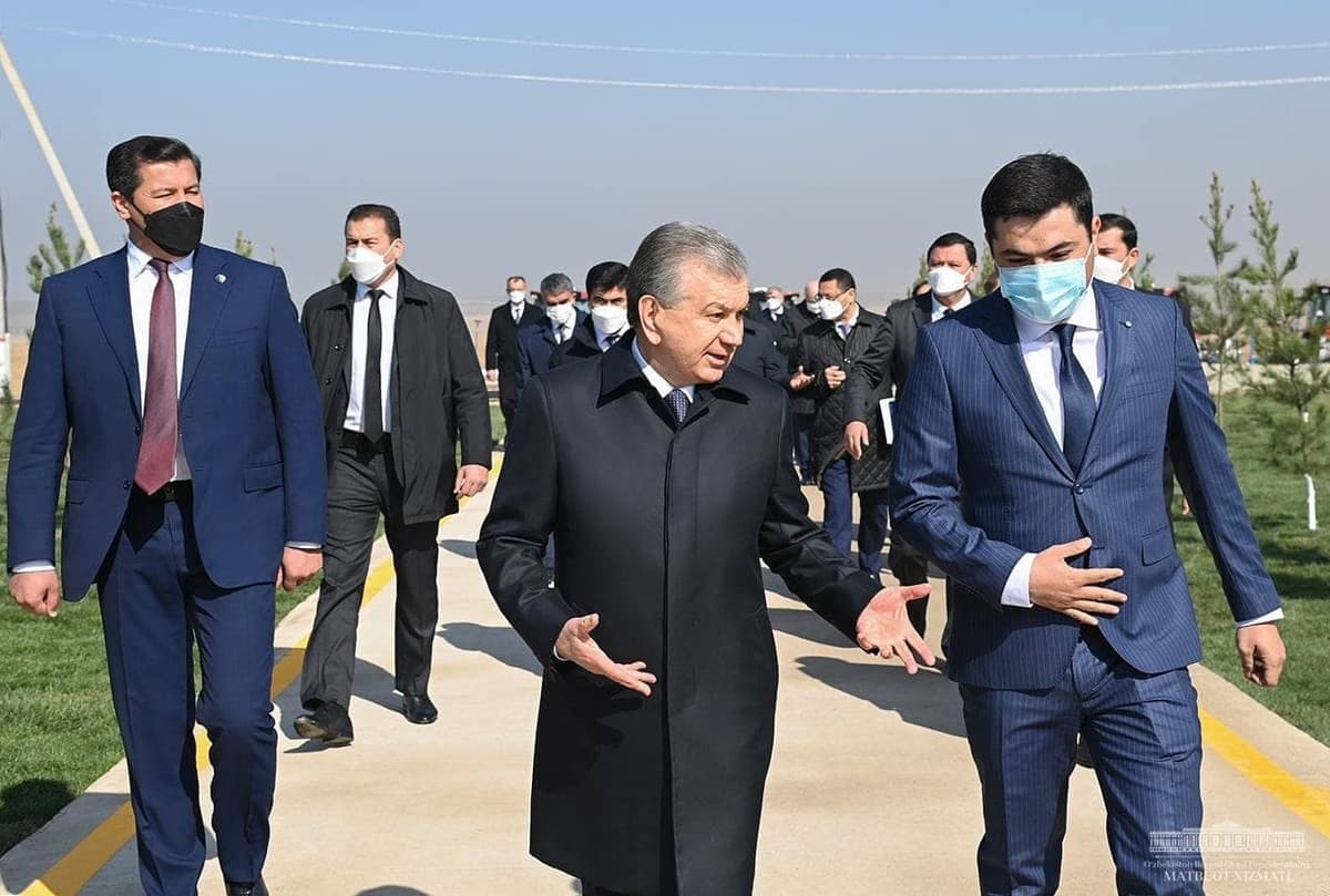 Президент Чиноз туманига борди