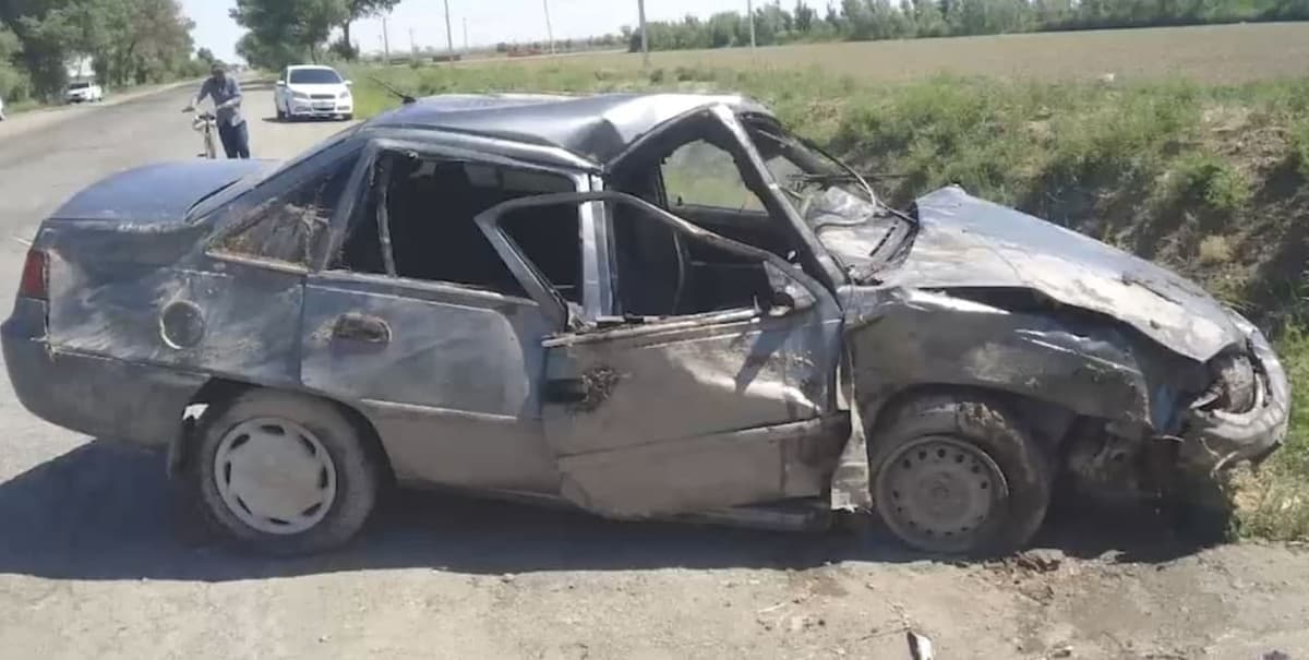 В Хорезме за день до последнего звонка водитель сбил шестерых учеников 11 класса. Четверо из них скончались
