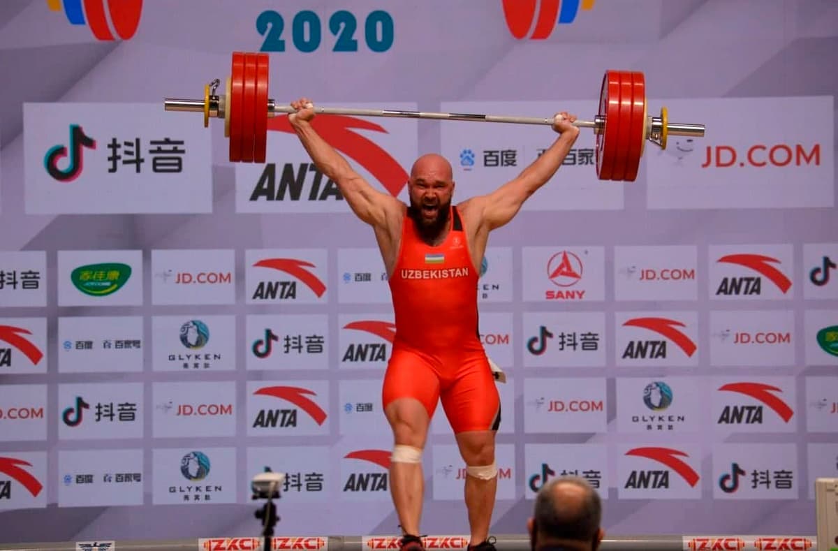 Руслан Нурудинов завоевал «золото» на чемпионате Азии и установил мировой рекорд