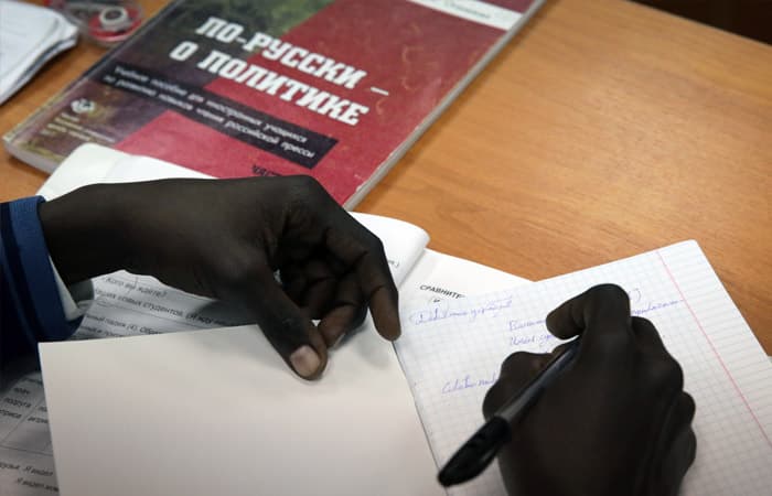Иностранные студенты смогут продолжить обучение в российских вузах