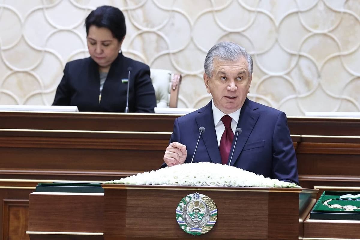 Oliy toifali o‘qituvchi va shifokorlarning maoshini 5 yil ichida ming dollarga yetkazish choralari ko‘riladi - Shavkat Mirziyoyev