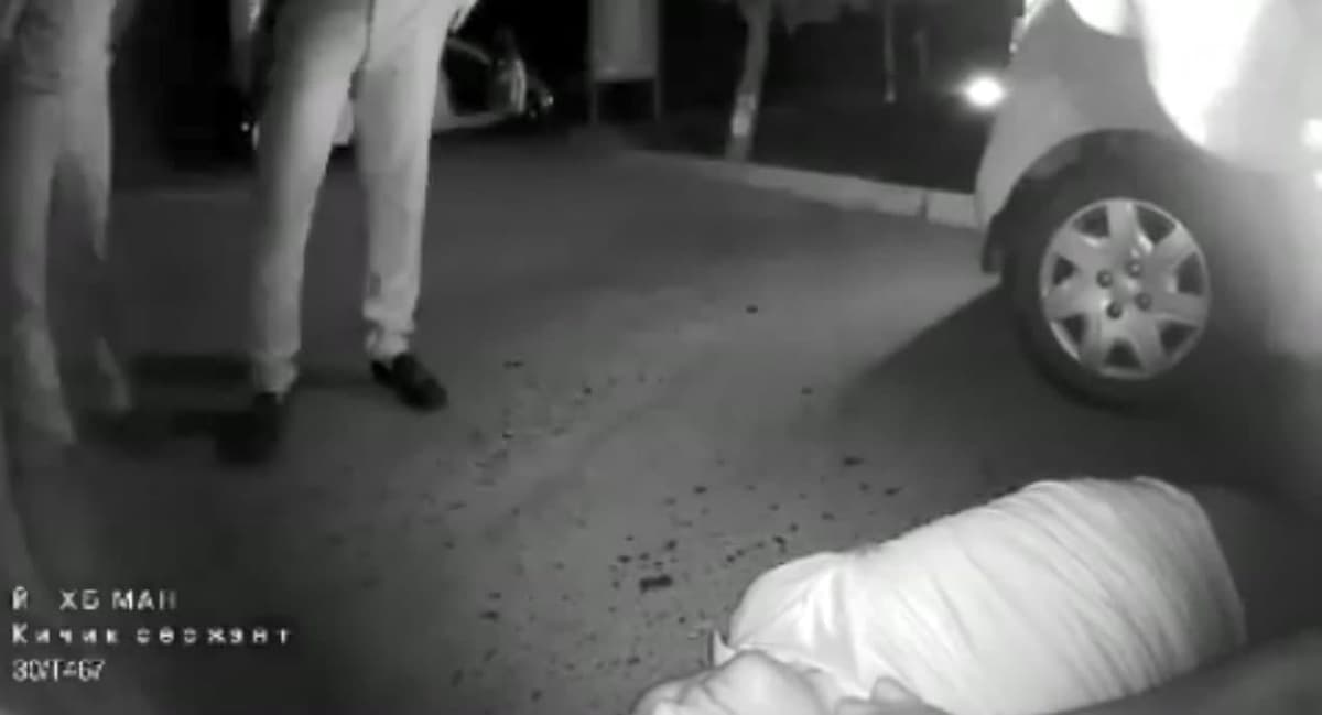 Опубликовано видео с участием замначальника налоговой инспекции. Бодикамера зафиксировала смерть водителя