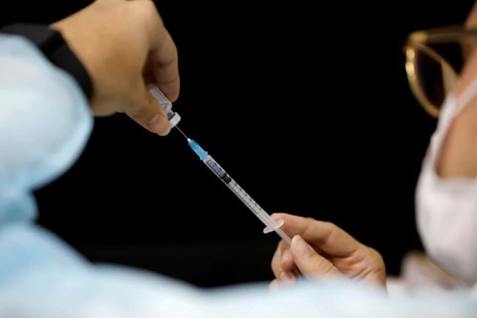 Эксперты одобрили применение узбекско-китайской вакцины для детей и подростков