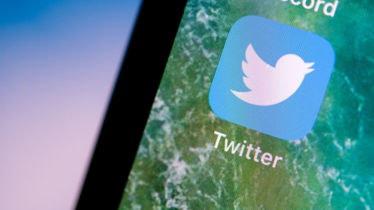 O‘zkomnazorat Twitter, Vkontakte va WeChat'ga ko‘rsatma berdi. Hukumat yangi qonun ijrosiga kirishdi