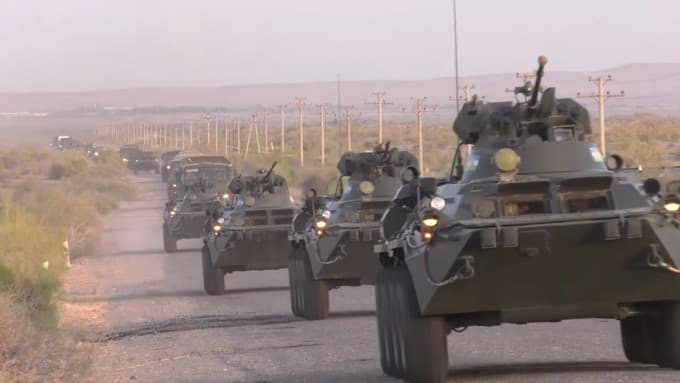 Military servicemen from Uzbekistan arrive in Tajikistan to take part in joint exercises (video)
