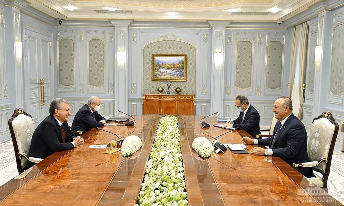 Shavkat Mirziyoyev Turkiya delegatsiyasini qabul qildi