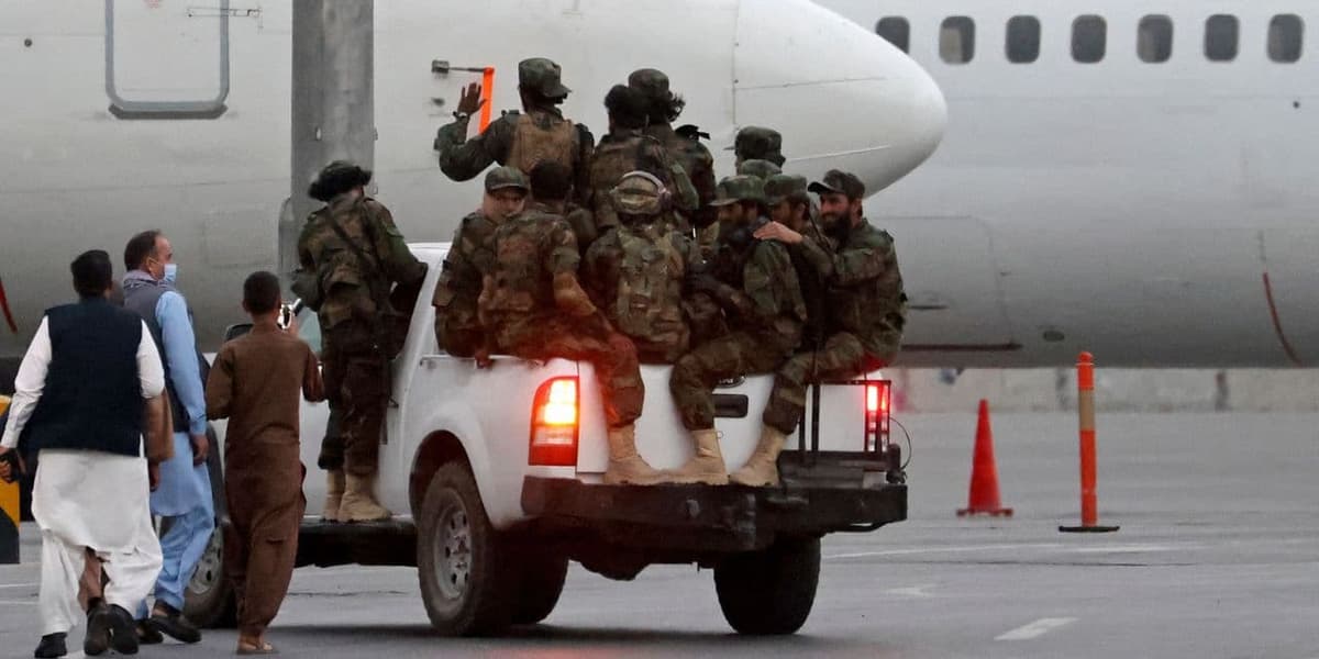 OAV: AQSh O‘zbekistondagi afg‘onistonlik uchuvchilarni evakuatsiya qiladi 