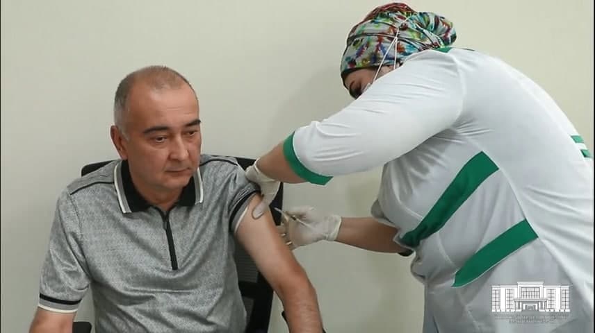 Jahongir Ortiqxo‘jayev koronavirusga qarshi emlangani xabar qilindi. Savolli masalaga oydinlik kiritildi