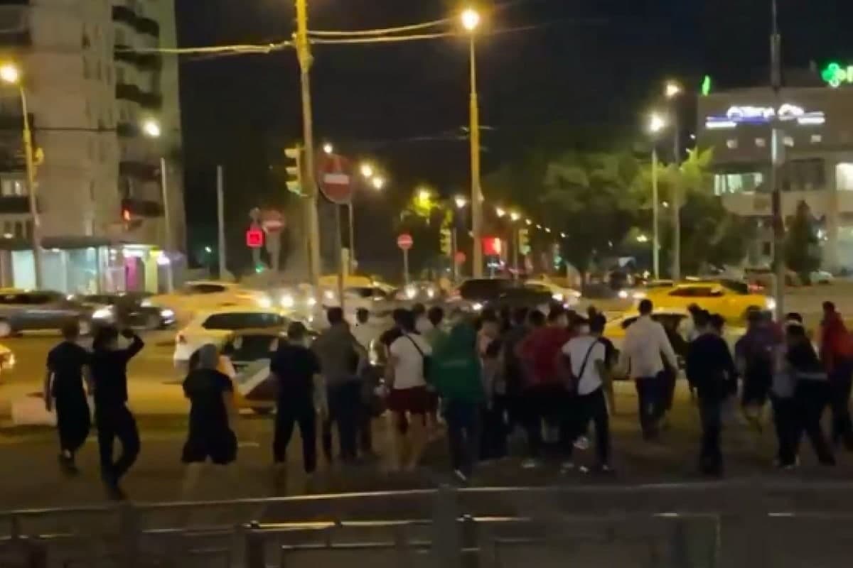 Moskvadagi ommaviy mushtlashuvda qatnashgan migrantlar deportatsiya qilinadi