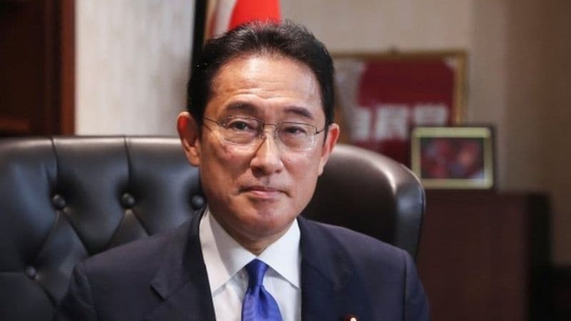 Yaponiyaning yangi bosh vaziri Kim Chen In bilan shaxsan uchrashishga tayyorligini bildirdi