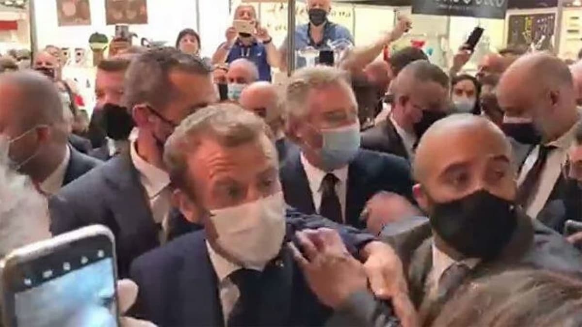 Makronga Lionga tashrifi vaqtida tuxum uloqtirildi