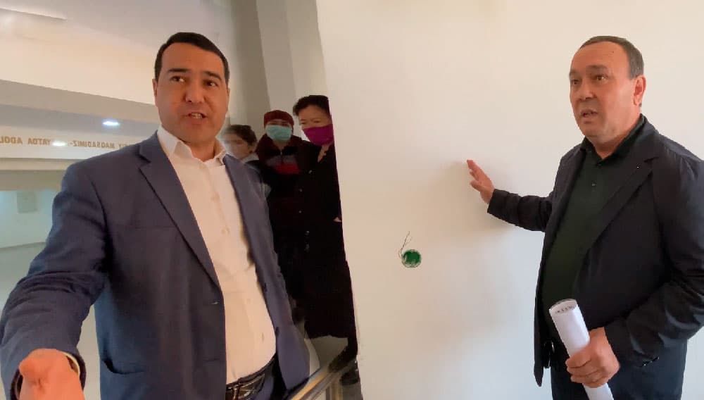 Quyi Chirchiqda muhtojlarga uy qurgan tadbirkorni «chuv tushirishmoqchi». Hokimning «o‘yinchi» o‘rinbosaridan kutilmagan munosabat 