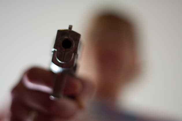 Возвращаясь в 90-е: в Карши из пистолета ранили 19-летнего спортсмена. Это уже третий инцидент за месяц