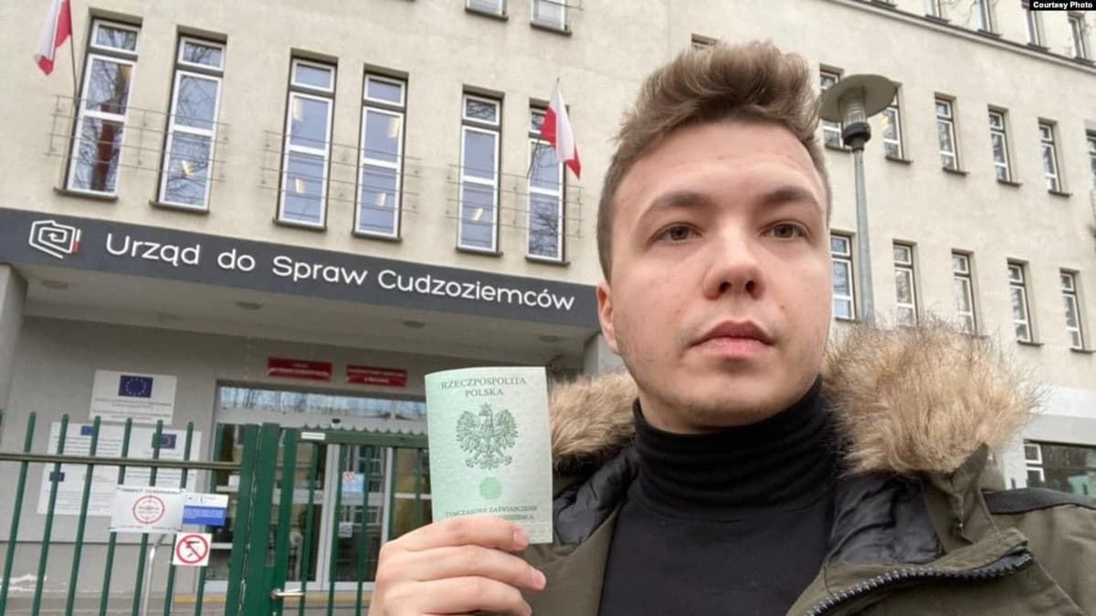 В Минске задержали бывшего главреда Nexta Романа Протасевича. Ему может грозить смертная казнь