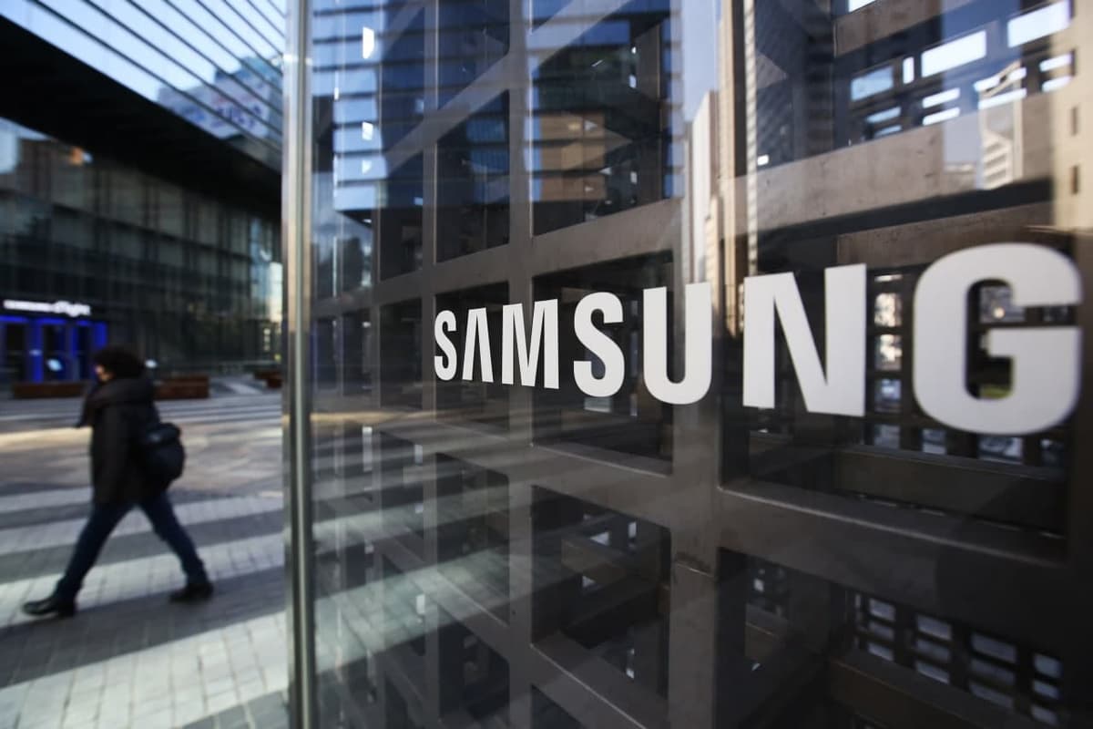 Samsung 3 yil ichida 40 ming ishchi yollaydi