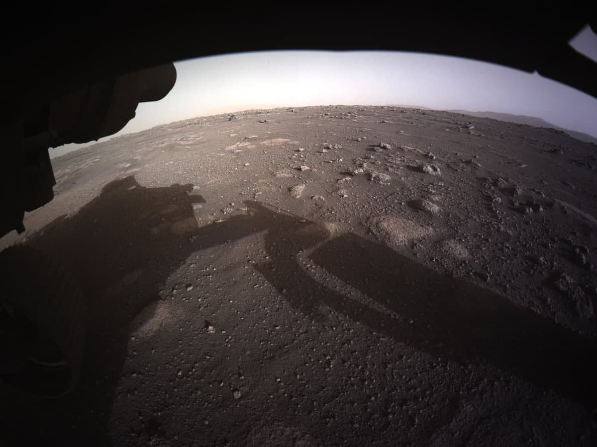 NASA Marsda olingan rangli fotosuratlarni namoyish etdi