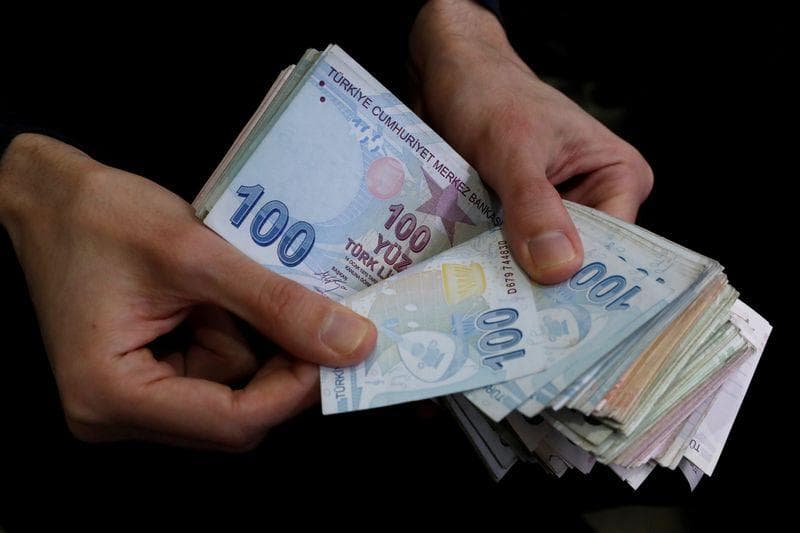 Turk lirasi yana qadrsizlana boshladi
