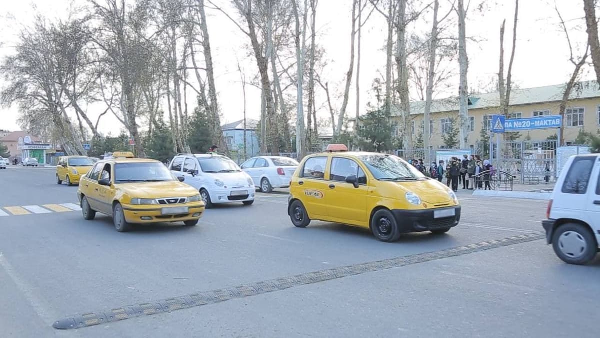 Qo‘qon shahrida transport yo‘llaridagi sun'iy notekisliklar sinov tariqasida o‘rnatilganligi ma'lum qilindi