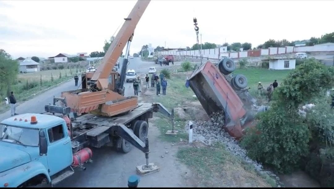 Surxondaryoda «Damas» va «Kamaz» o‘rtasida sodir bo‘lgan to‘qnashuvda ikki kishi vafot etdi, yana ikki kishi og‘ir tan jarohatlari oldi