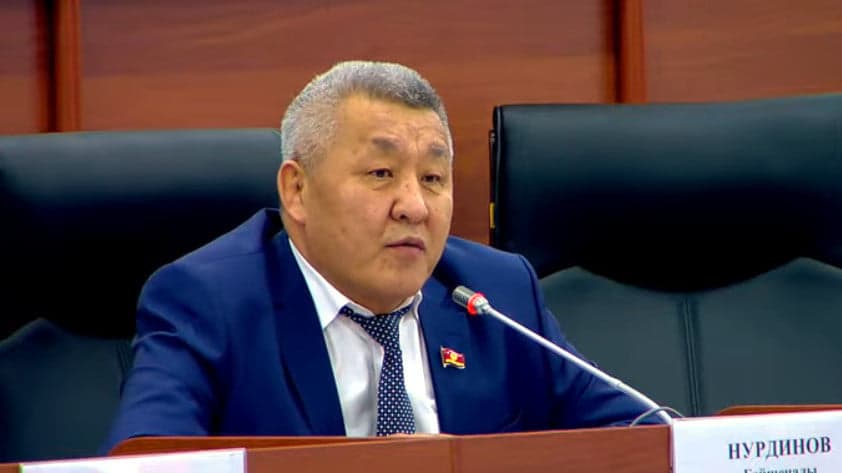 В Кыргызстане депутат потребовал, чтобы Узбекистан заплатил за нефть