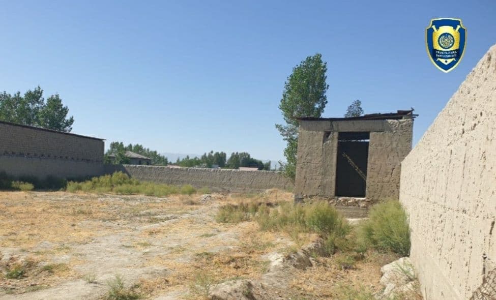 Samarqandda fermerga tegishli yerni sotgan firibgarga jinoiy ish qo‘zg‘atildi