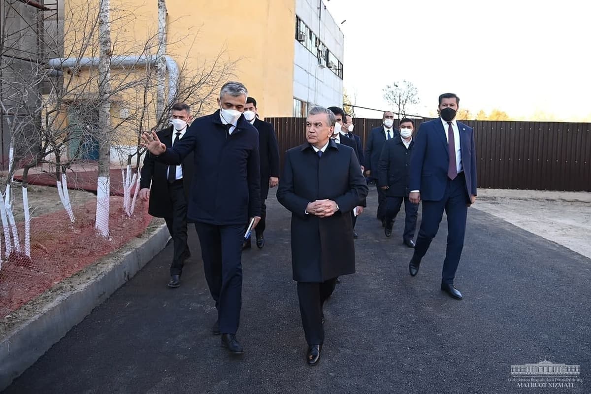 Президент Чирчиқдаги қурилишлар ва шаҳар иссиқлик таъминот корхонасини бориб кўрди