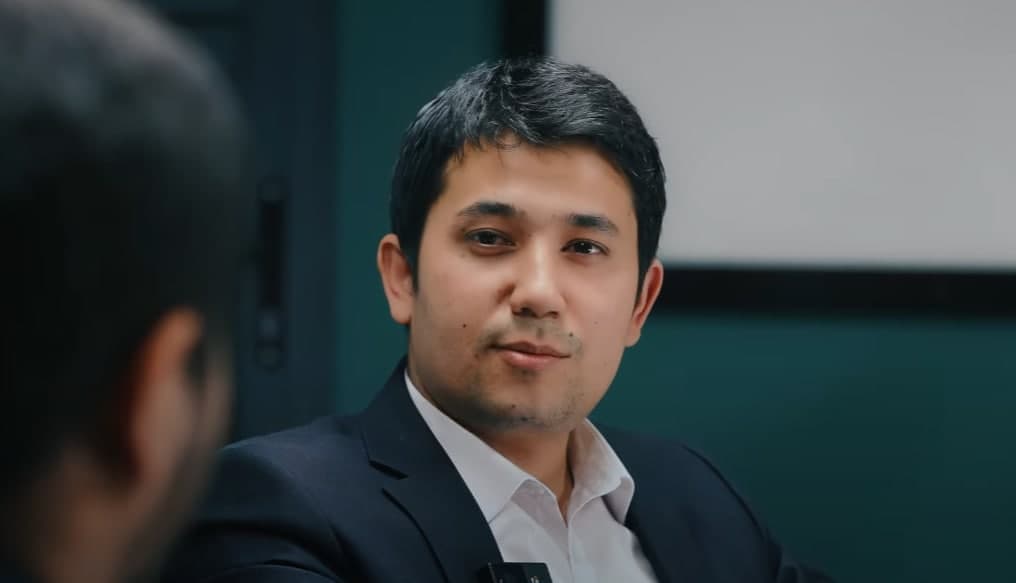 «Ota bolasi bilan sutkada maksimum 12 daqiqa gaplashyapti». Bugun yoshlar dunyoqarashini nima shakllantirmoqda?