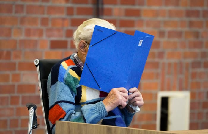 Германияда 100 ёшли нацист устидан суд жараёни бошланди. У 3,5 минг киши ўлимида айбланмоқда
