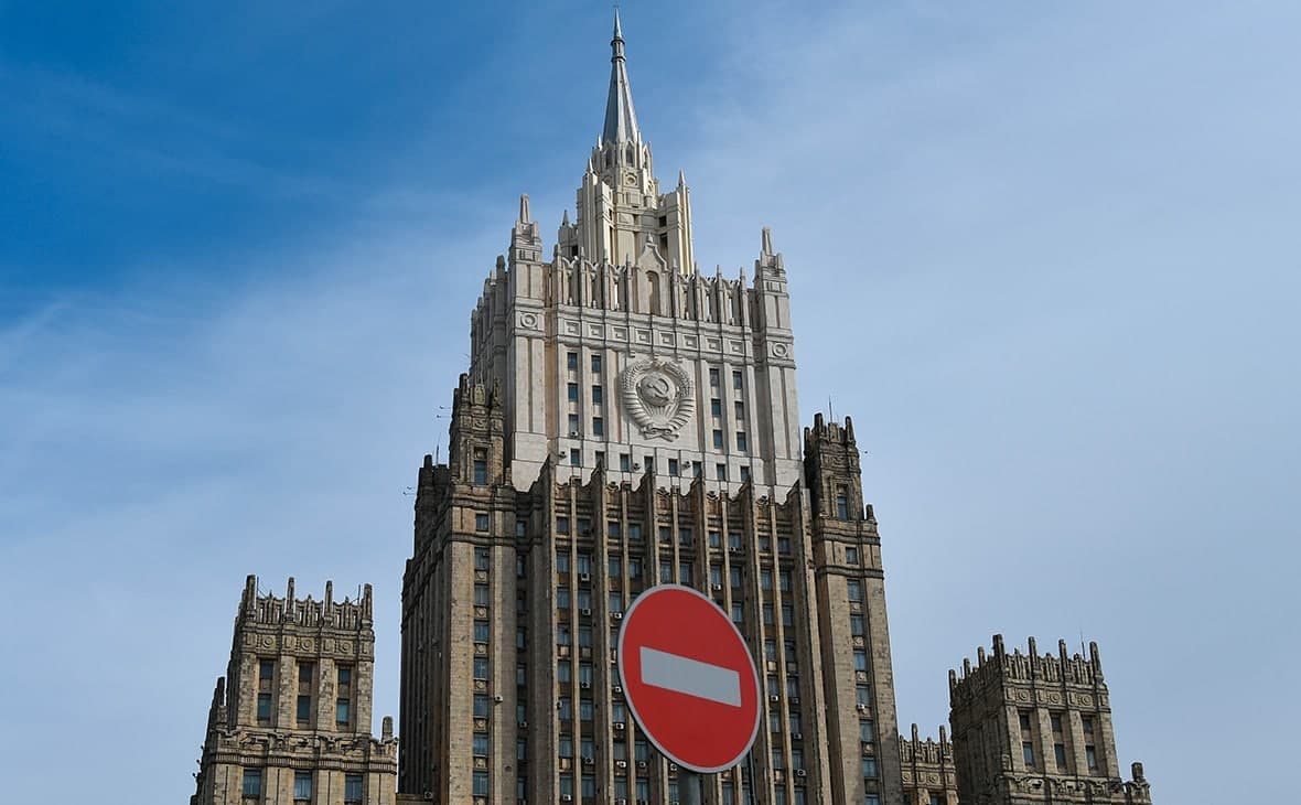 Rossiya AQSh elchixonasining 10 nafar xodimini persona non grata deb e'lon qildi