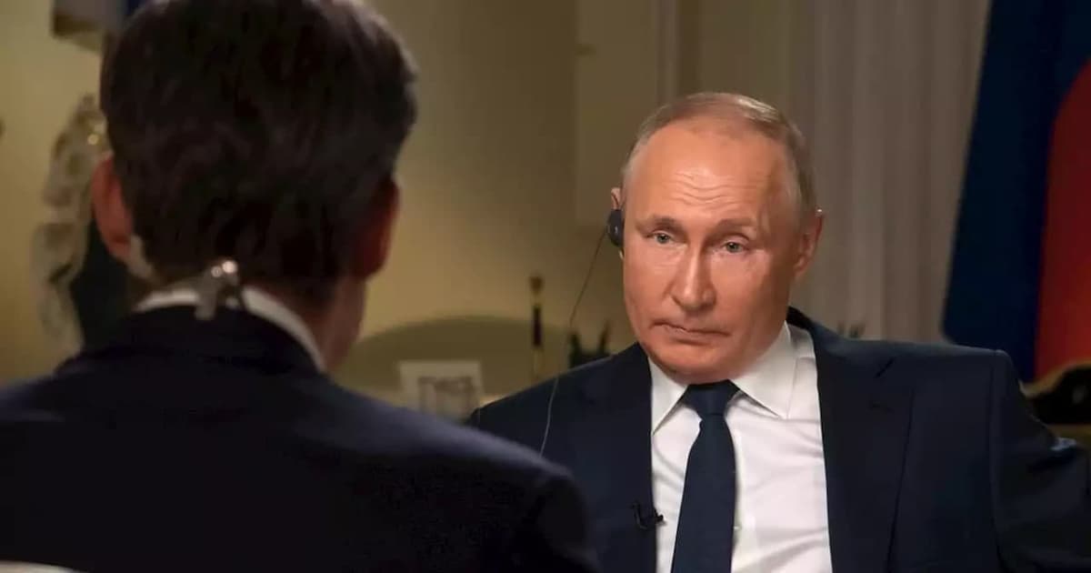 «Rossiya siyosiy muxoliflarni o‘ldirish bilan shug‘ullanmaydi» – Putin Navalniyga qilingan suiqasd to‘g‘risidagi savolga javob berdi