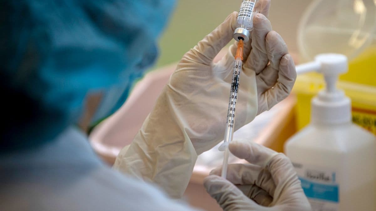 Ҳонгконг ва Макао қадоқлардаги дефект туфайли BioNTech вакцинасини ишлатмайди