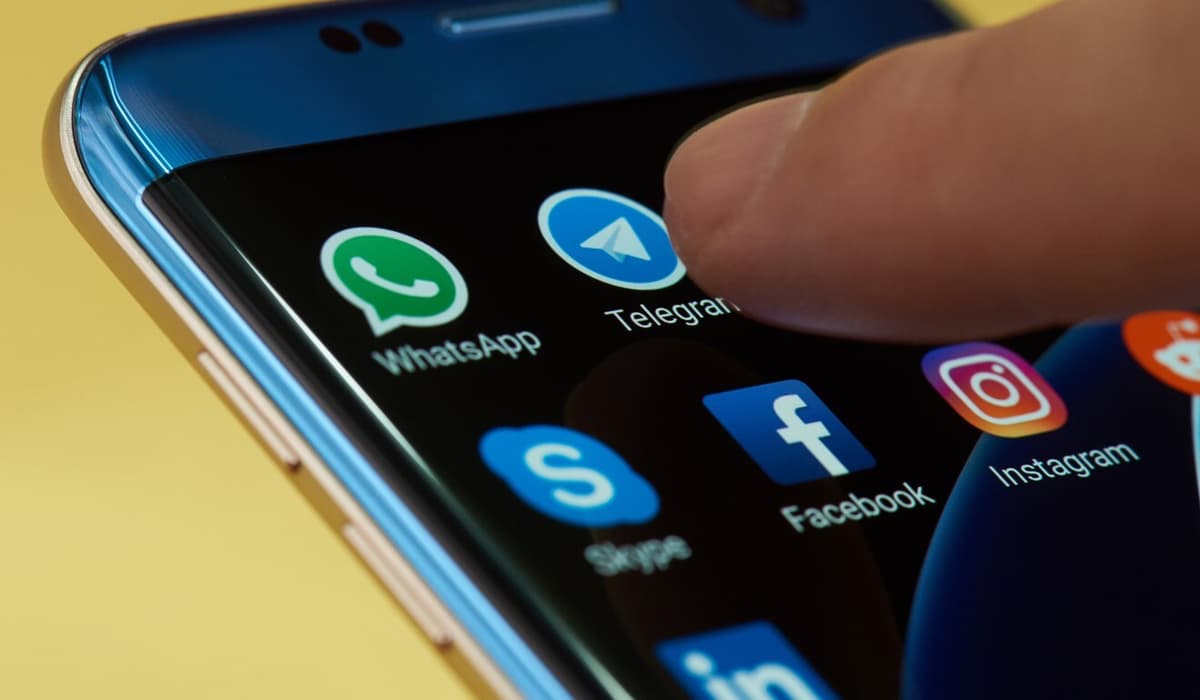 Yangi qonun O‘zbekistonda ijtimoiy tarmoqlar bloklanishiga olib keladimi? Vazirlik izohi