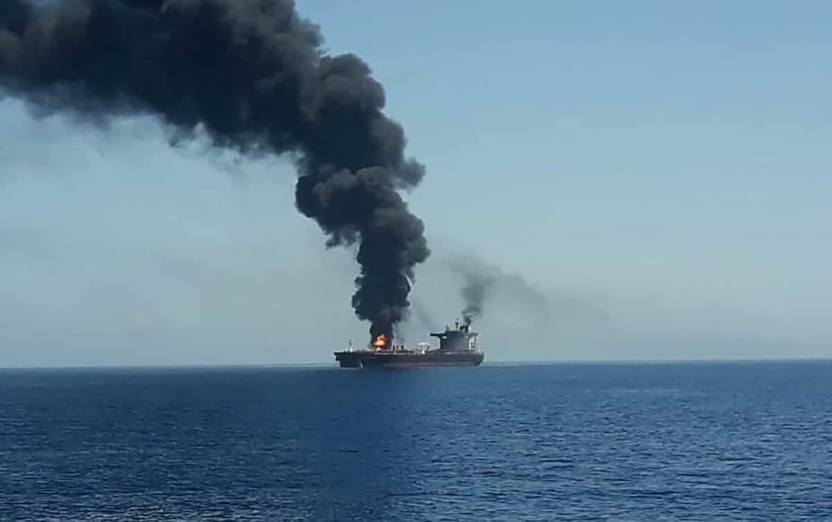 Isroil yuk kemasi Fors ko‘rfazida raketa zarbasiga uchradi