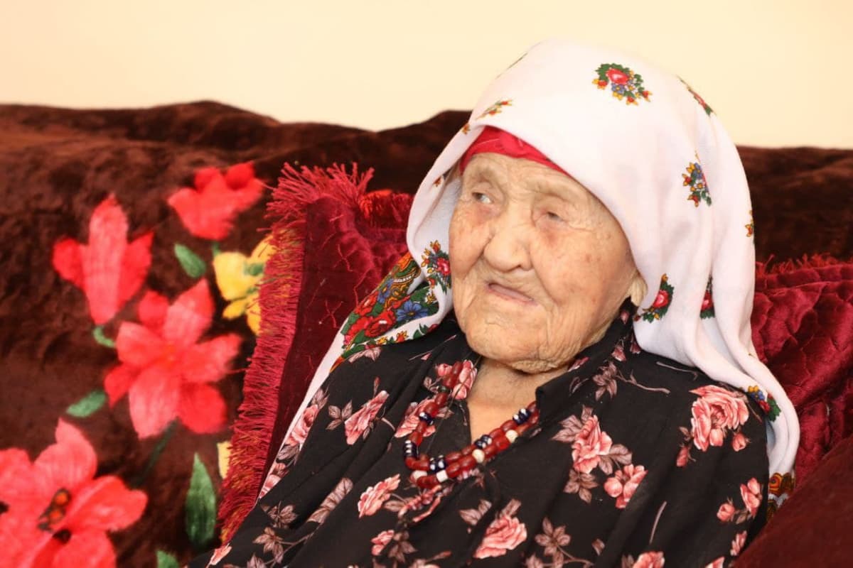 Surxondaryoda 108 yoshli momoga davlat mukofoti topshirildi