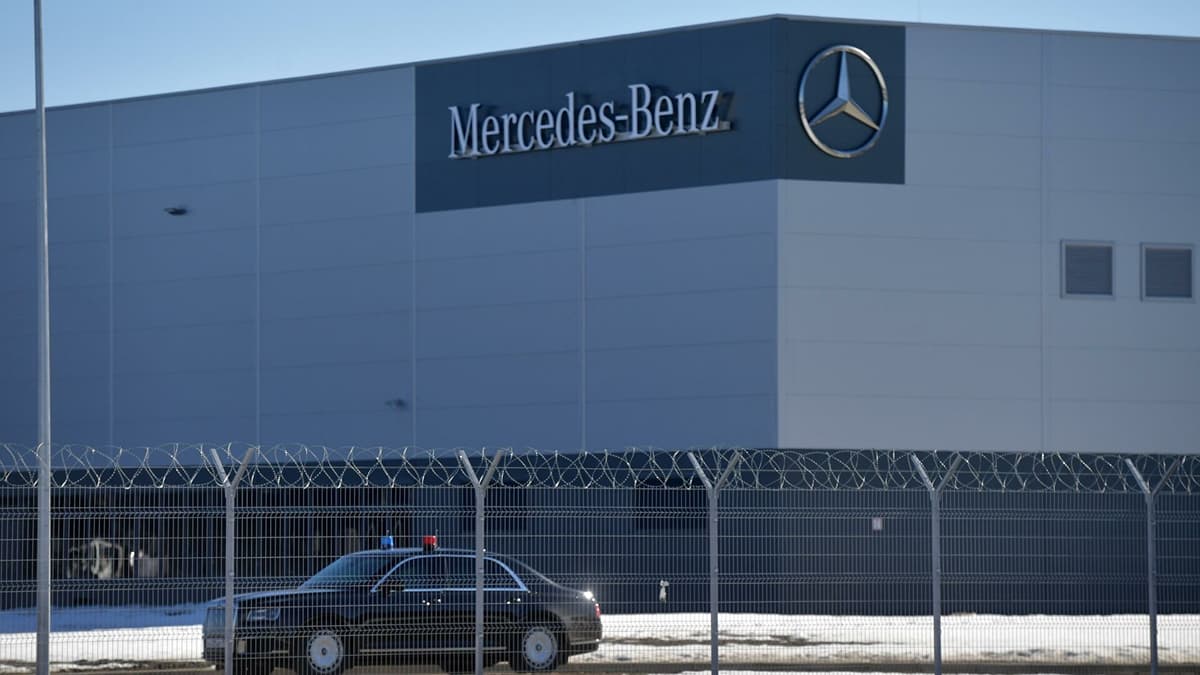Mercedes 1,3 миллиондан кўпроқ машинасини қайтариб олмоқда