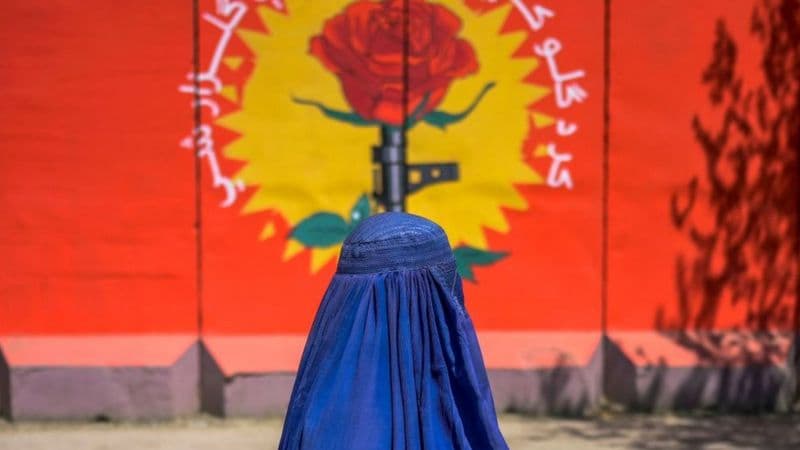 Afg‘oniston: qizlarga maktabga borishga ruxsat yo‘q, ayollar huquqlarini cheklovchi vazirlik tiklandi