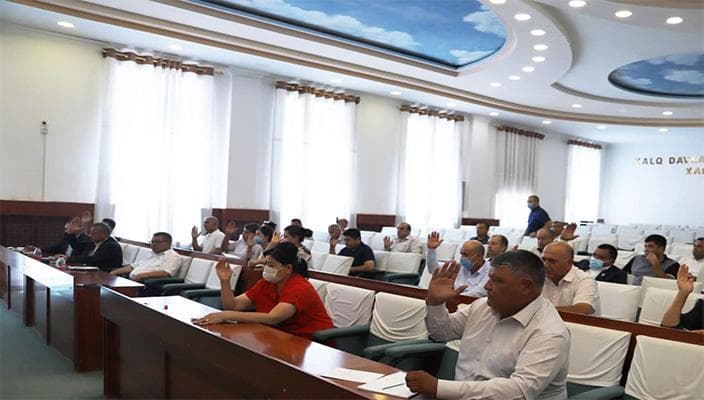 Qashqadaryoda o‘qituvchilarni majburiy mehnatga jalb qilgan deputat direktor ishdan bo‘shatildi