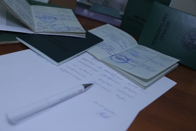 Qashqadaryoda nogironlik nafaqasiga chiqishda «yordamlashmoqchi bo‘lgan» firibgarga jinoiy ish qo‘zg‘atildi