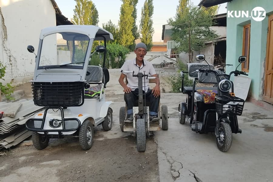 Ikkita elektroskuterlik bo‘lgan juydamlik Qahramon aka saxovatpesha insonlarni duo qilmoqda