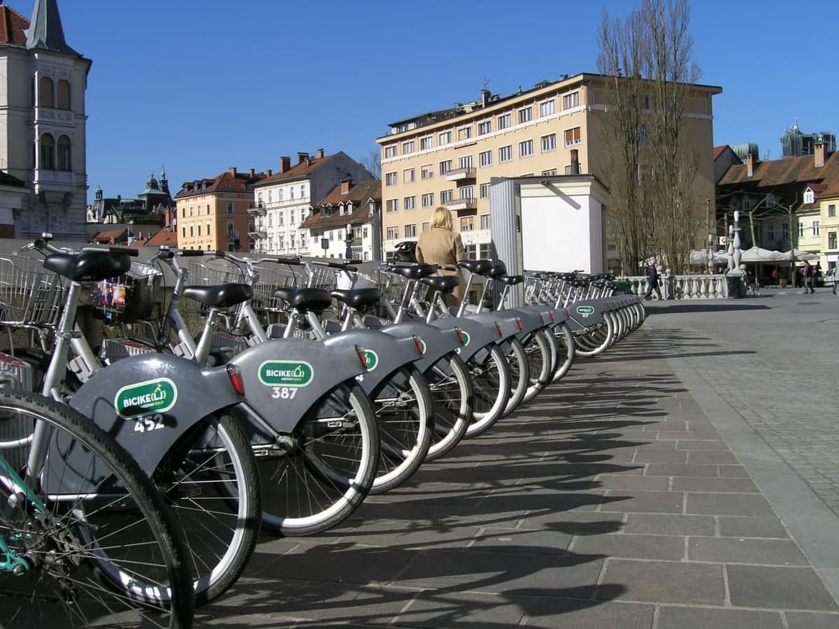 Lyublyanadagi BicikeLJ veloturargohlaridan biri 