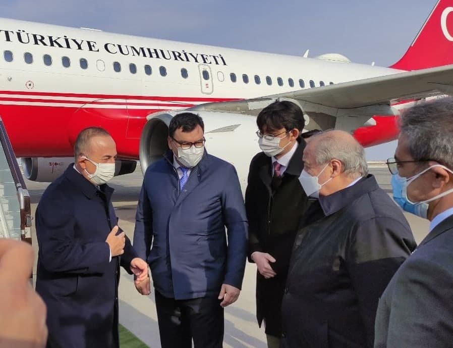Turkiya tashqi ishlar vaziri Urganchga keldi