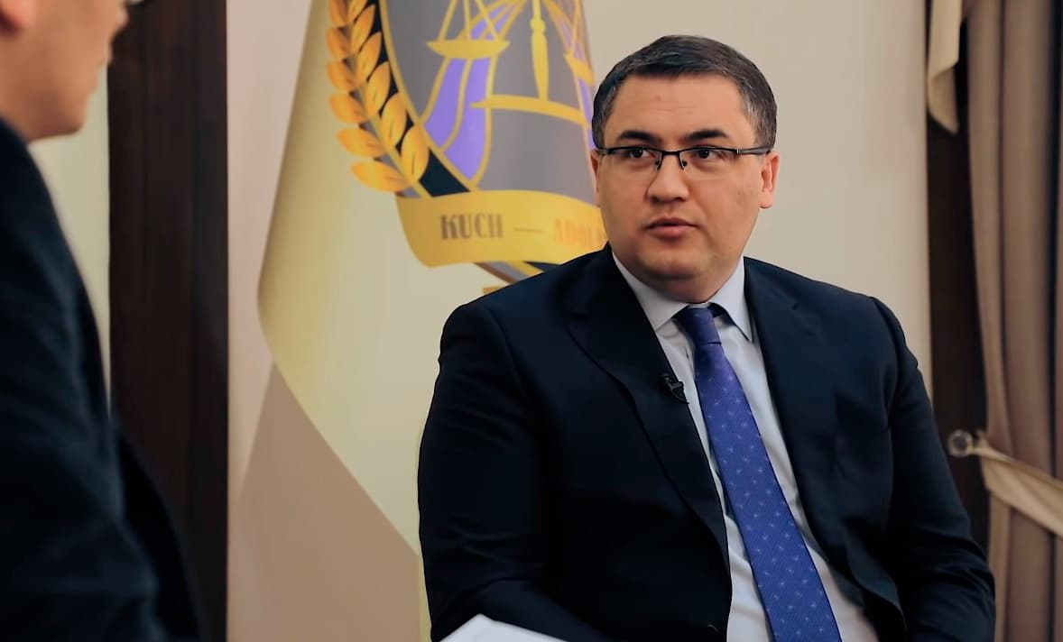 «Бу бўйича аниқ муаммоларимиз бор» — вазир қонунлар ҳаммага бирдек қўлланиши кераклиги ҳақида