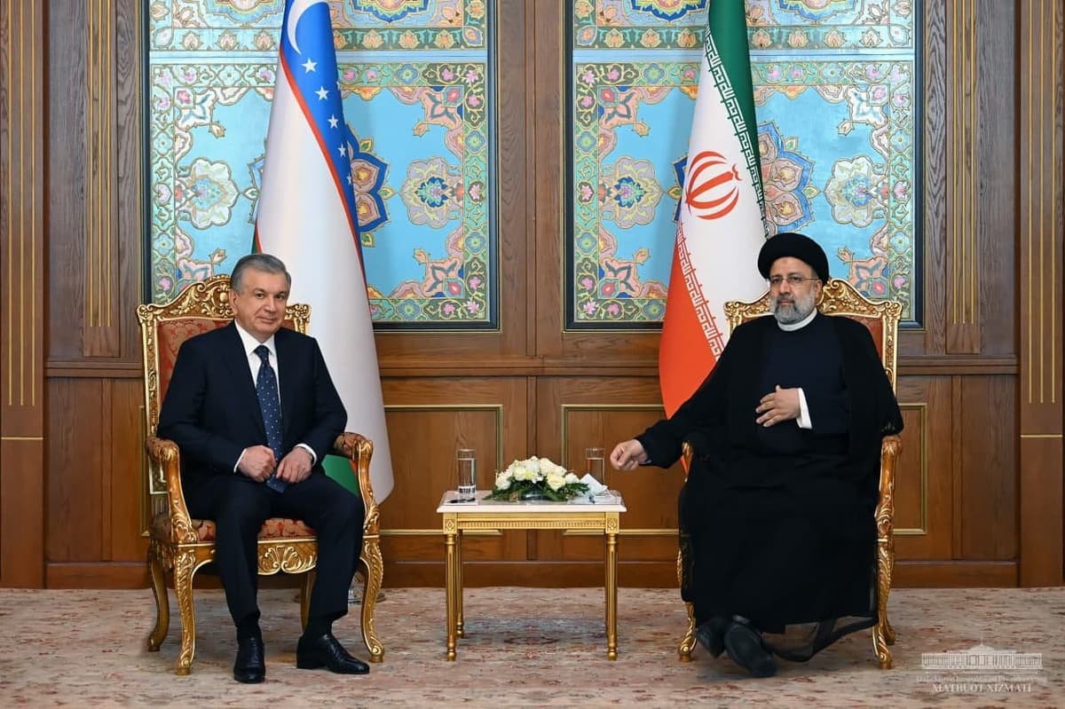 Shavkat Mirziyoyev Eron prezidenti bilan uchrashdi