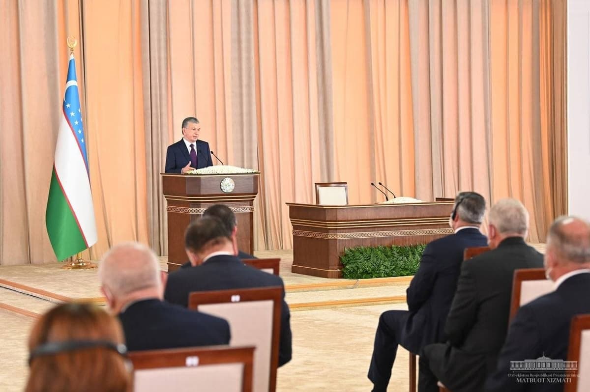 Eksport hajmining 15 foizi, budjet daromadlarining 8 foizini shu korxona ta’minlaydi – prezident OKMK haqida