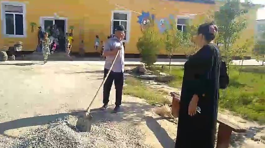 Qashqadaryoda o‘quvchilarga sinfxona yetishmaydigan maktab direktori uning bir qismini ijaraga berib yuborgani ma'lum bo‘ldi