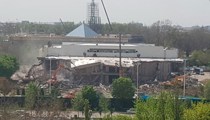 «Bu haqda nega oldindan ochiq aytilmadi?» - «Navro‘z» qabullar uyi buzilishi borasida savollar