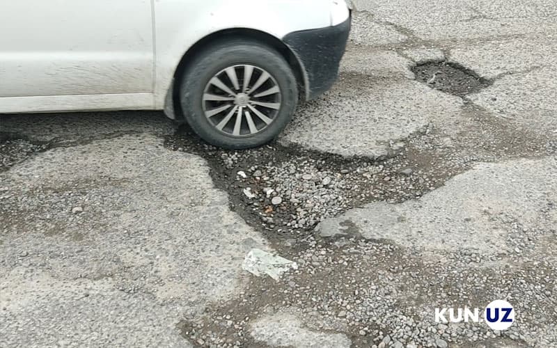 Avtomashinasining g‘ildiragi chuqurga tushgan har bir vatandosh yo‘lsozlarni badduo qilyapti – Alisher Qodirov