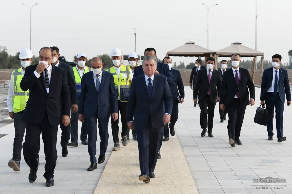 Prezident “Yangi O‘zbekiston” bog‘i qurilishi bilan tanishdi