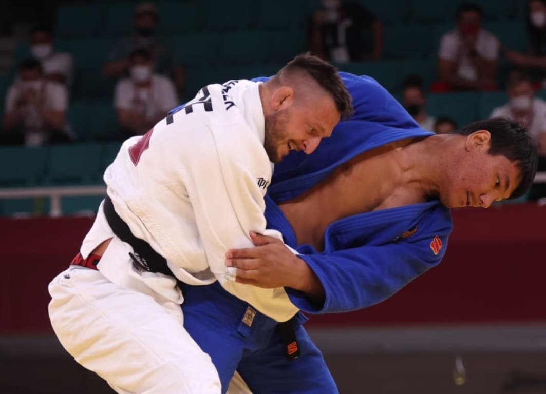 Ikki raqibdan o‘tgan Oltiboyev chorakfinalda yengildi va bronza uchun kurashadigan bo‘ldi